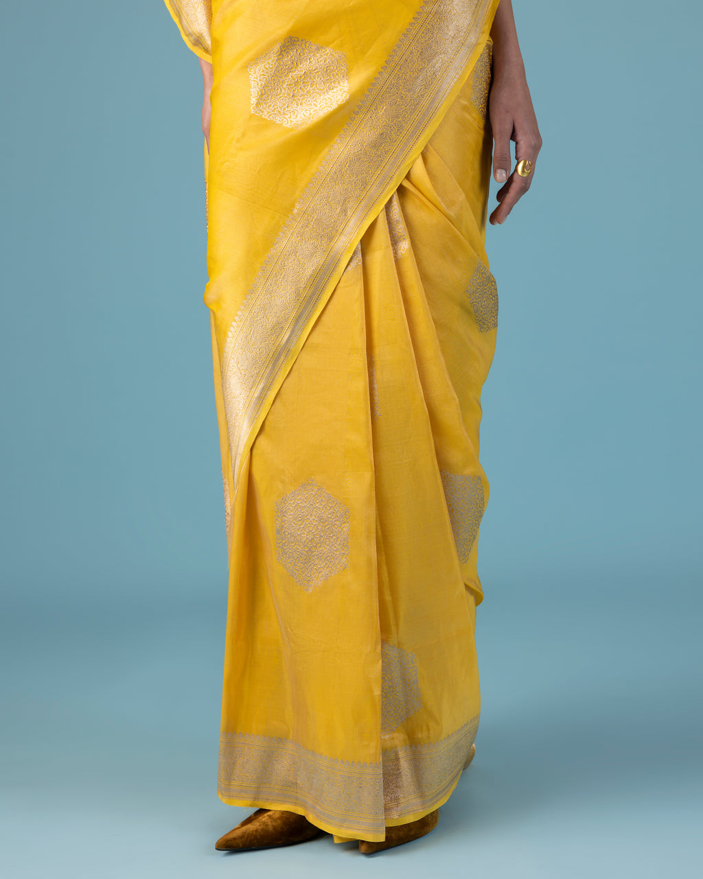 Saffron Hexa Buti Tissue