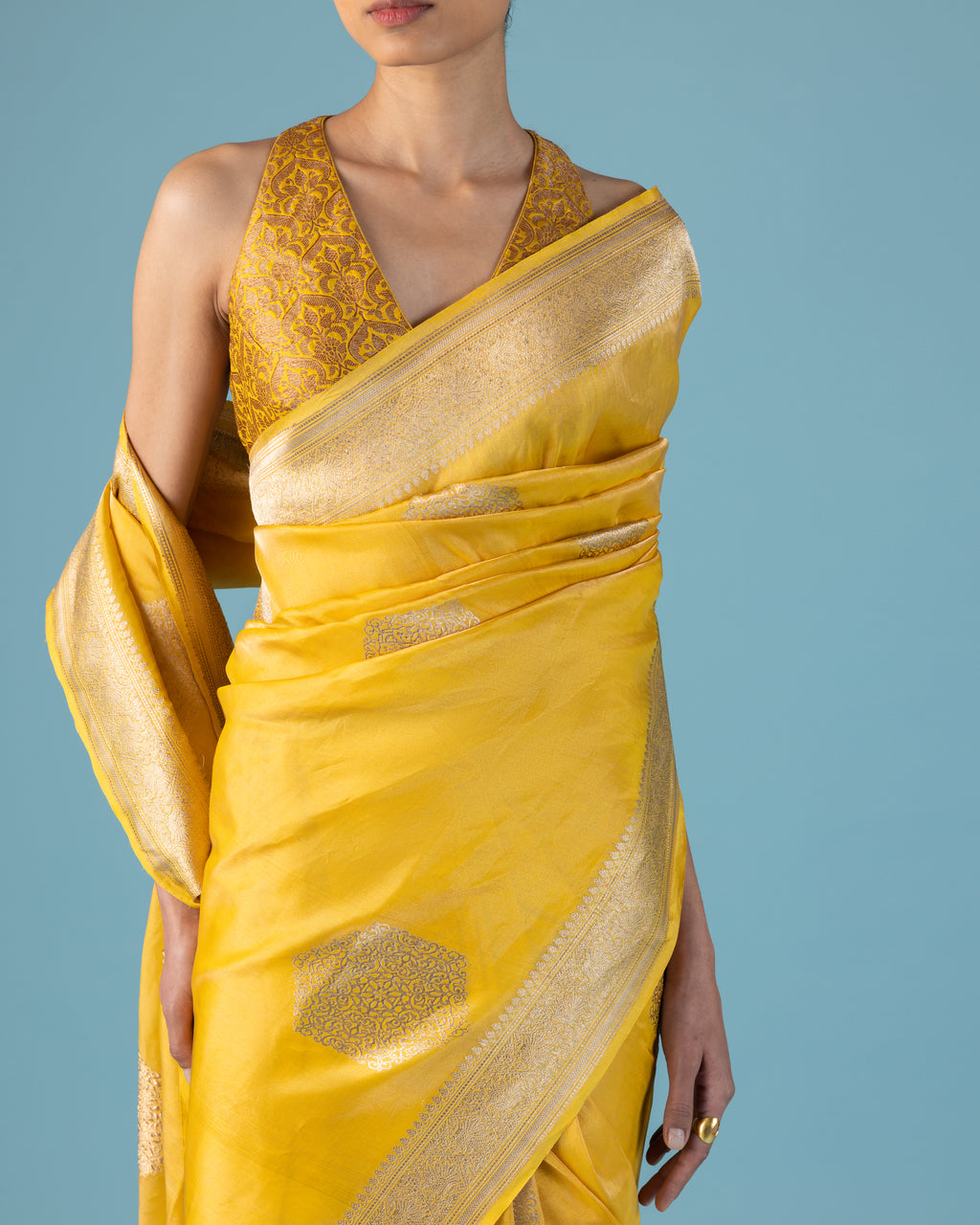 Saffron Hexa Buti Tissue
