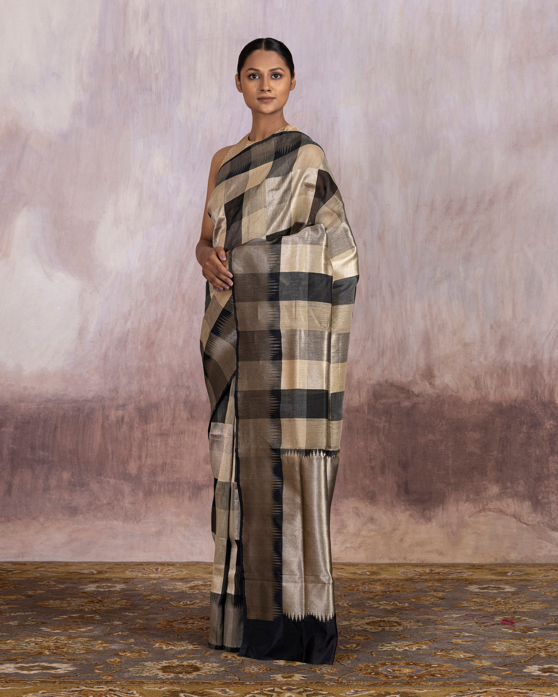 Tatvika Geometrical Gamma Checks Saree Linen