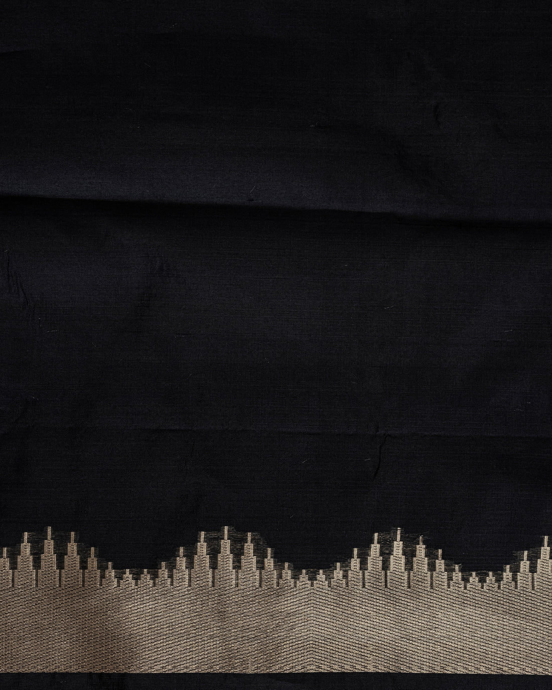 Tatvika Geometrical Gamma Checks Saree Linen