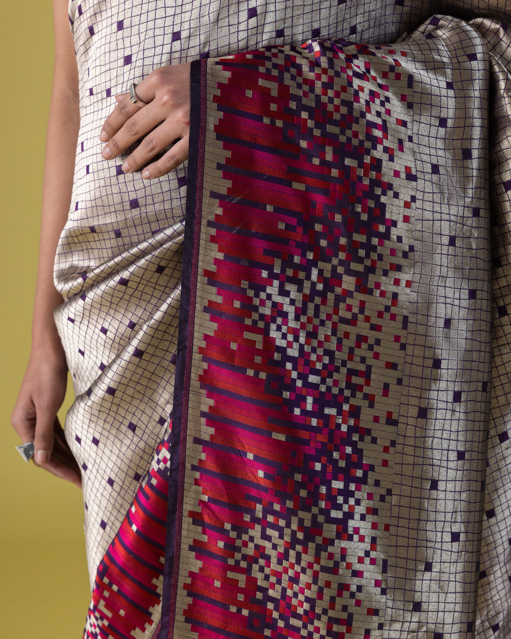Dispersed Grid Zari Brocade