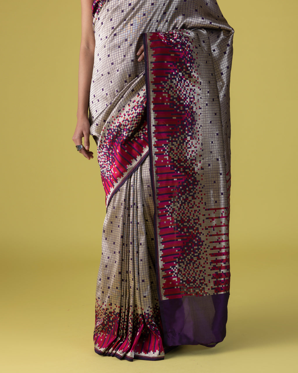 Dispersed Grid Zari Brocade