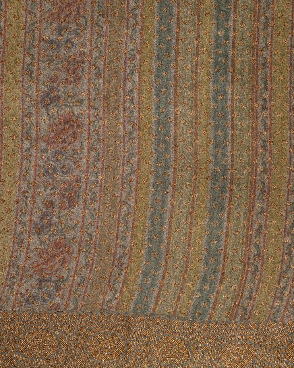 Lavani Buti Digital Printed Saree Crape