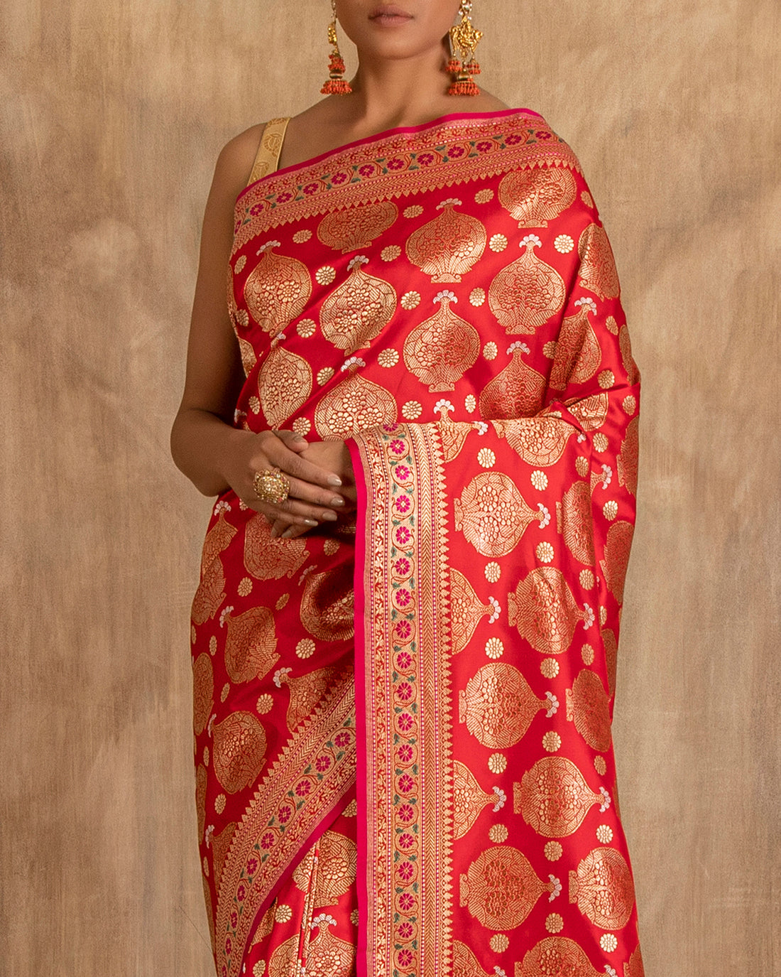 Daivika Handwoven Matka Buta Silk Saree