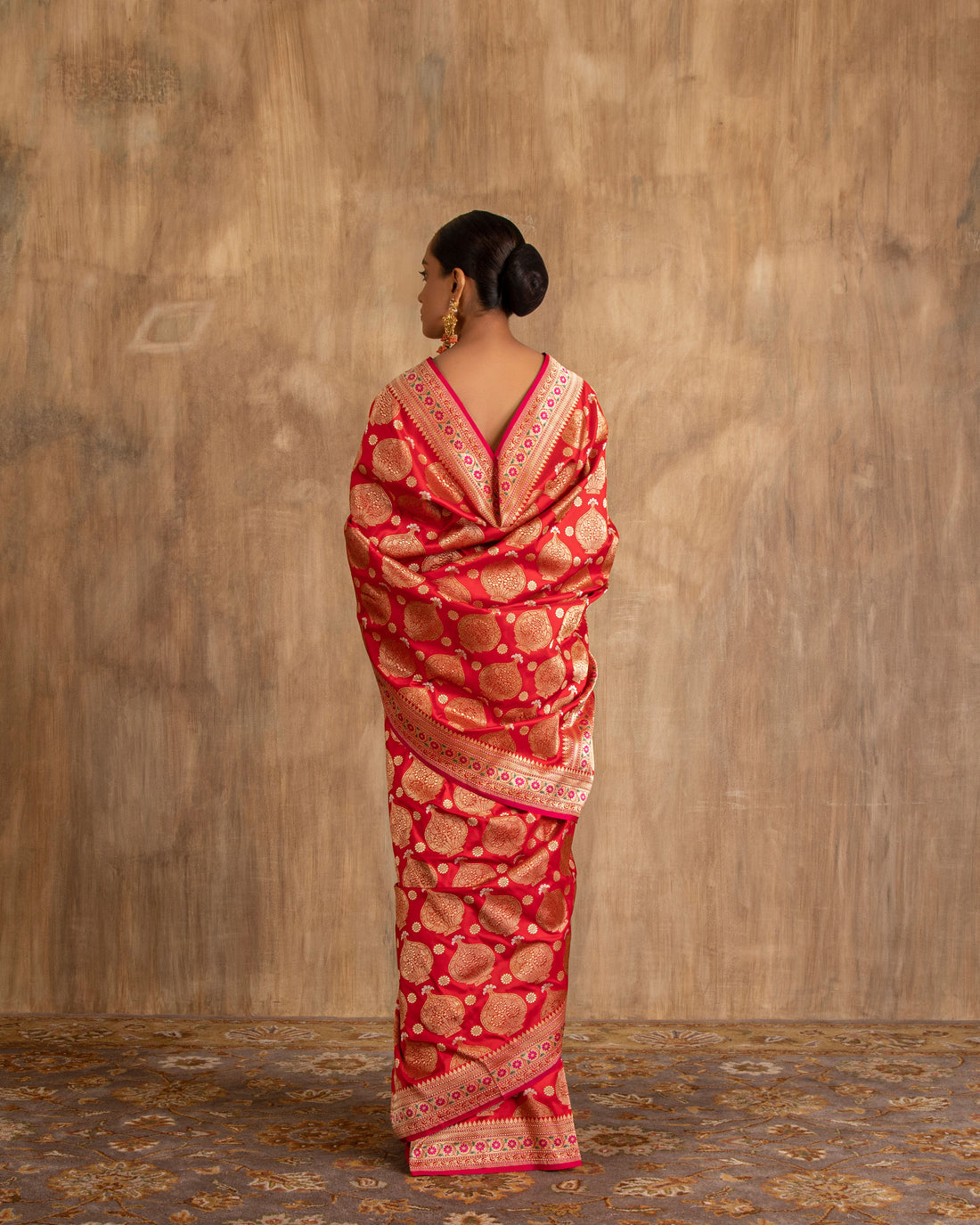 Daivika Handwoven Matka Buta Silk Saree